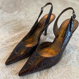 Brown Crocodile Nine West heeled pumps. Size 6.